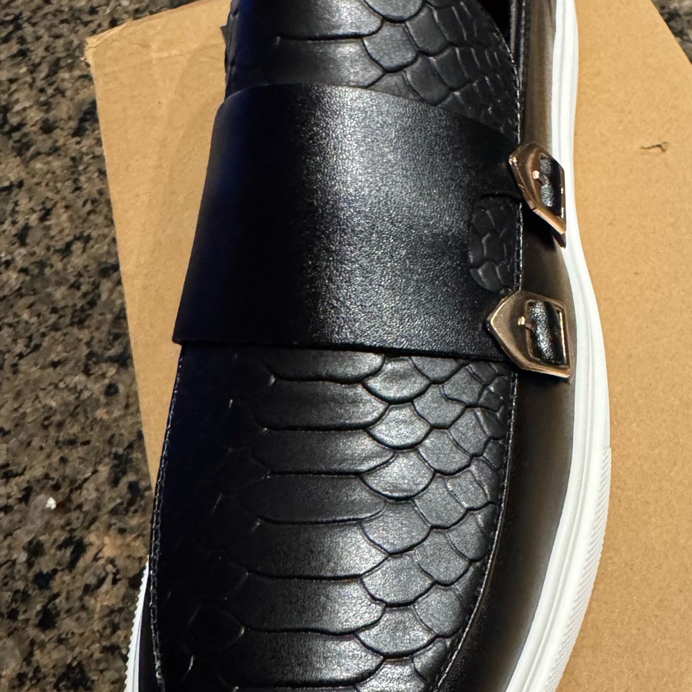 Black Textured Men's Shoe
